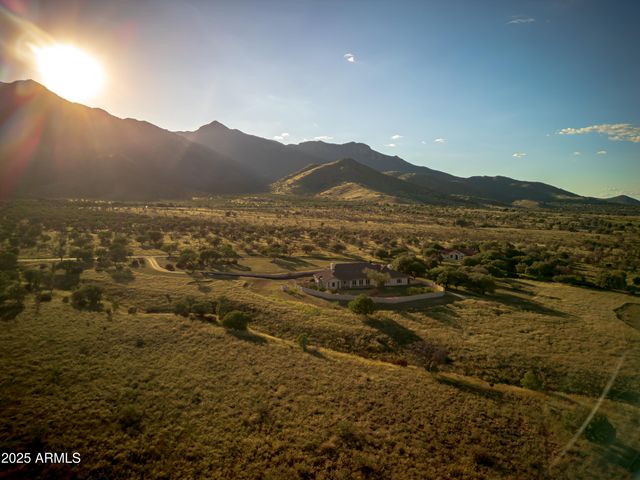 9295 S BRYERLY Drive, Hereford, AZ 85615