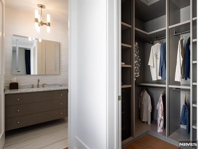 16-18 Paris Avenue 14, Rockleigh, NJ 07647