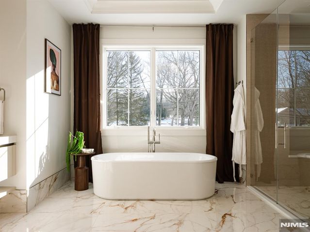 16-18 Paris Avenue 14, Rockleigh, NJ 07647