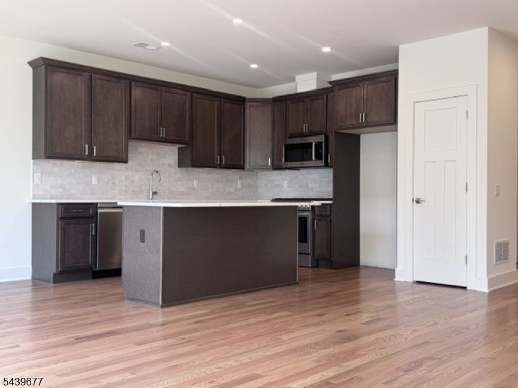 40 Mildred Gill Lane 40, Denville Twp., NJ 07834 — photo 2