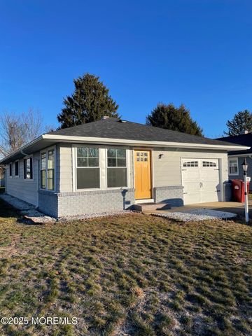 79 Guadeloupe Drive, Toms River, NJ 08757