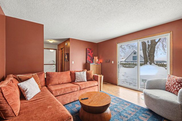 700 Oakhurst Avenue NW, Grand Rapids, MI 49504