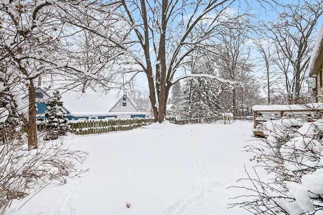 700 Oakhurst Avenue NW, Grand Rapids, MI 49504