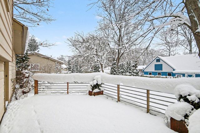 700 Oakhurst Avenue NW, Grand Rapids, MI 49504