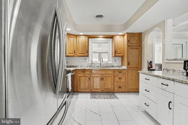 2148 SHERWAL AVE, Lancaster, PA 17601
