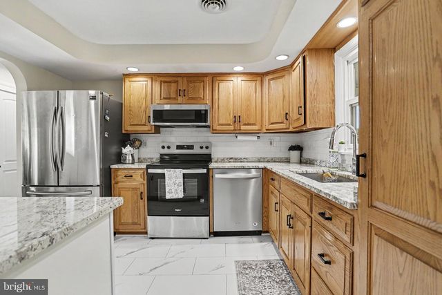 2148 SHERWAL AVE, Lancaster, PA 17601