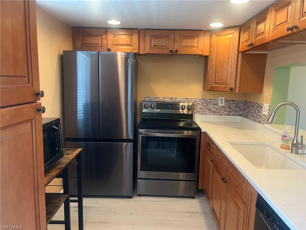 6220 Augusta DR 203, FORT MYERS, FL 33907 — photo 3