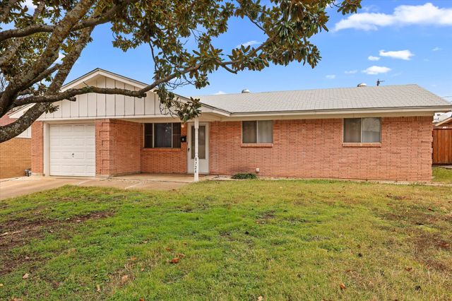 8724 Guadalupe Road, Fort Worth, TX 76116