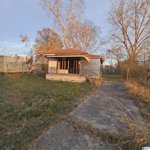 825 5TH AVENUE N, Bessemer, AL 35020
