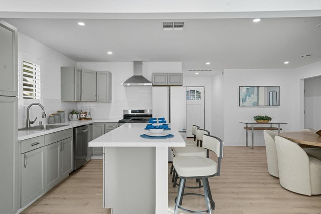 857 Hierra Court, Los Altos, CA 94024