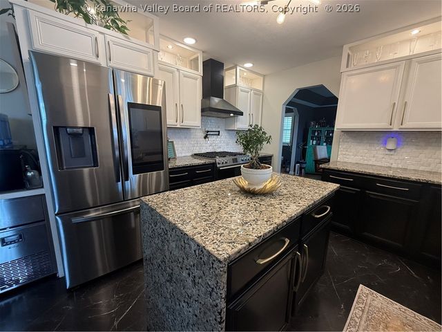 66 Fieldstone Drive, Fraziers Bottom, WV 25082