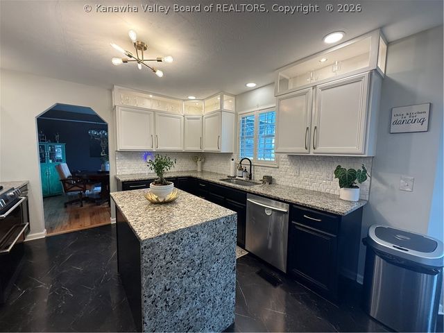 66 Fieldstone Drive, Fraziers Bottom, WV 25082