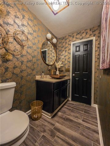 66 Fieldstone Drive, Fraziers Bottom, WV 25082