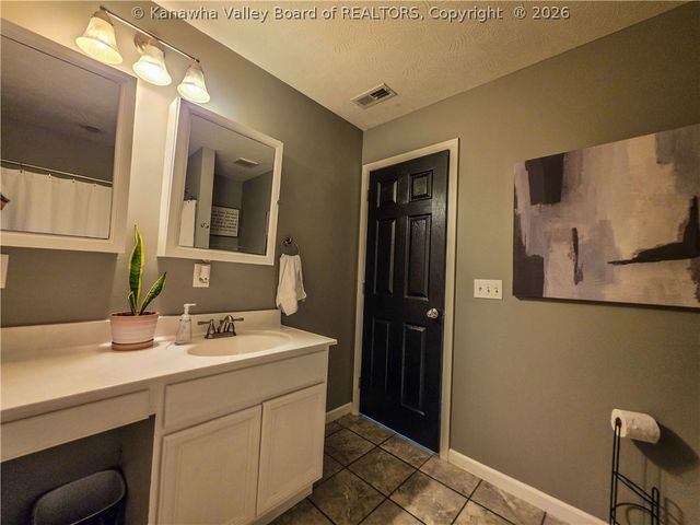 66 Fieldstone Drive, Fraziers Bottom, WV 25082