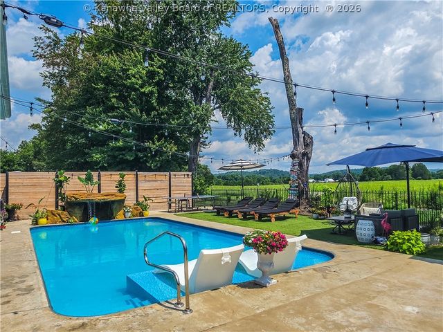 66 Fieldstone Drive, Fraziers Bottom, WV 25082