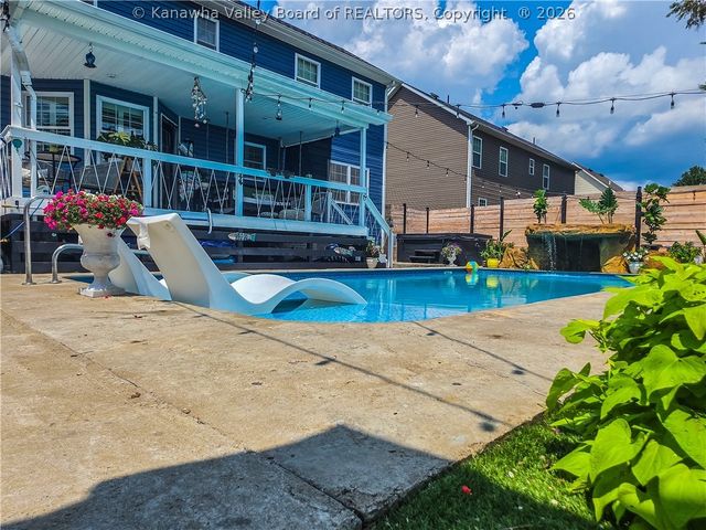 66 Fieldstone Drive, Fraziers Bottom, WV 25082