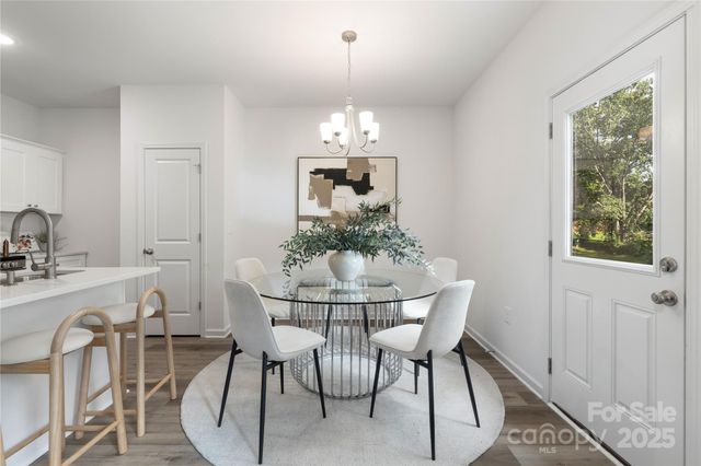 532 W Mclelland Avenue, Mooresville, NC 28115