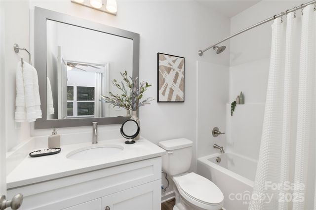 532 W Mclelland Avenue, Mooresville, NC 28115