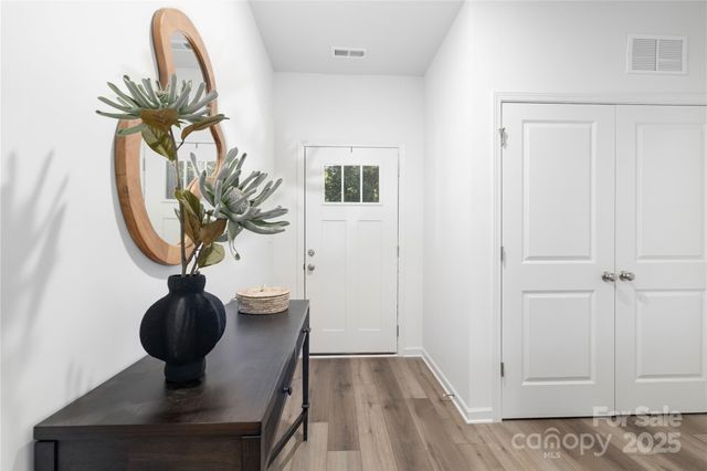 532 W Mclelland Avenue, Mooresville, NC 28115