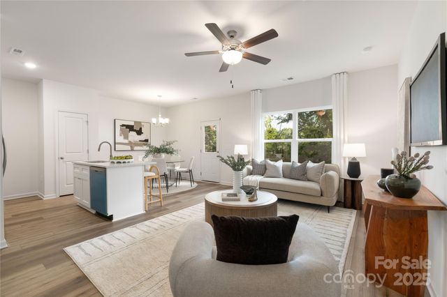 532 W Mclelland Avenue, Mooresville, NC 28115