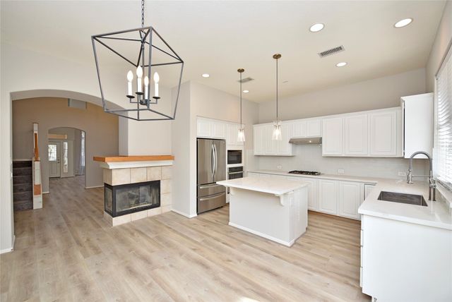 39 Fortuneberry Place, The Woodlands, TX 77382