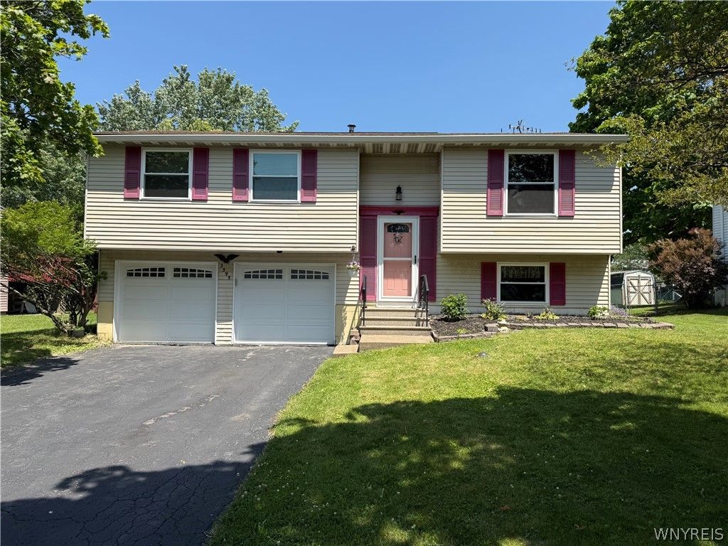 3595 Eric Trail, Hamburg, NY 14219