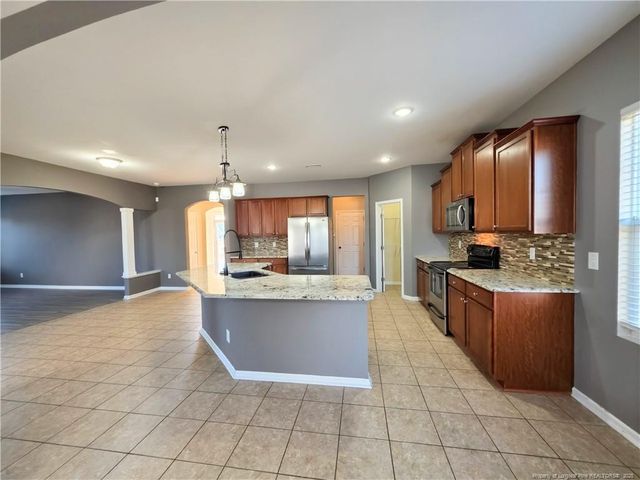 825 Running Horse Lane, Hope Mills, NC 28348