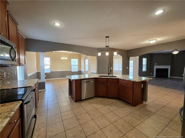 825 Running Horse Lane, Hope Mills, NC 28348