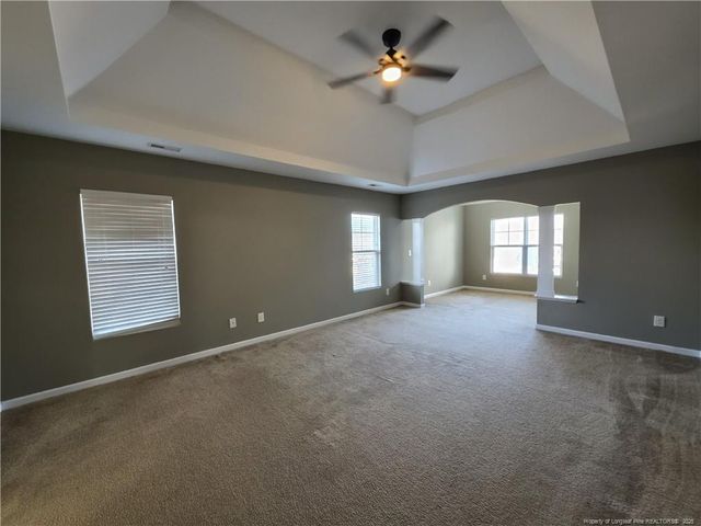 825 Running Horse Lane, Hope Mills, NC 28348