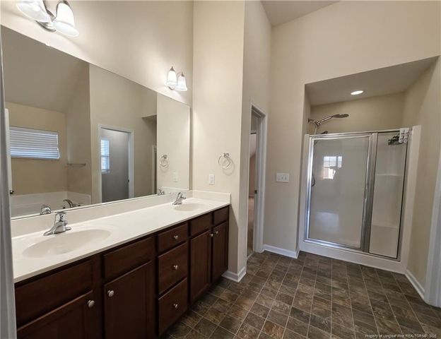 825 Running Horse Lane, Hope Mills, NC 28348