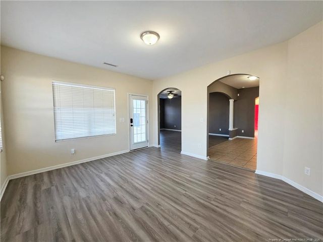 825 Running Horse Lane, Hope Mills, NC 28348