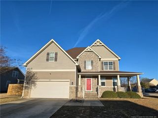 825 Running Horse Lane, Hope Mills, NC 28348