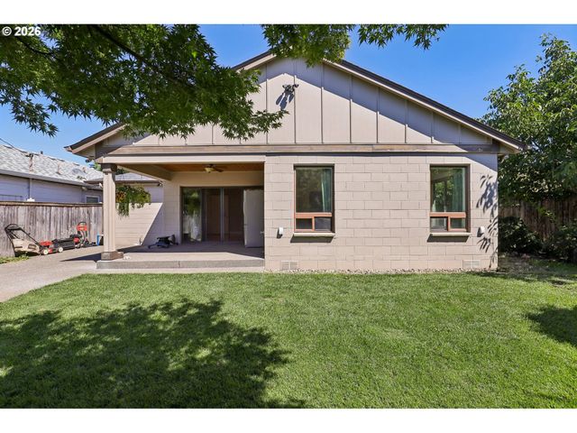 8407 MT OLYMPUS Ave, Vancouver, WA 98664