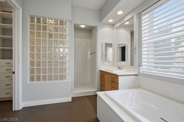 9224 Tesoras Drive 301, Las Vegas, NV 89144