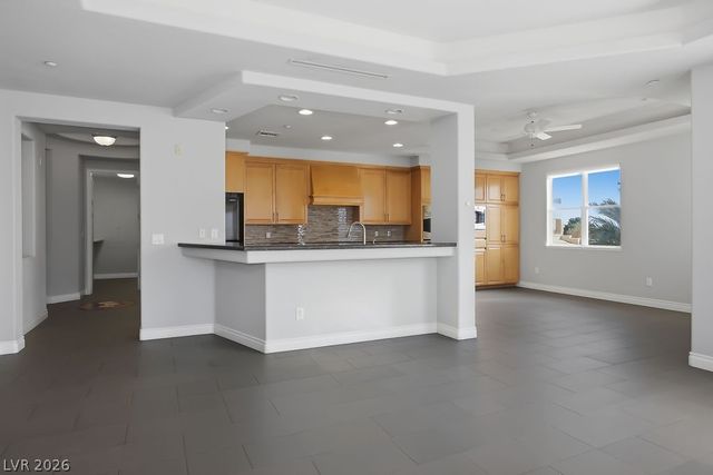 9224 Tesoras Drive 301, Las Vegas, NV 89144