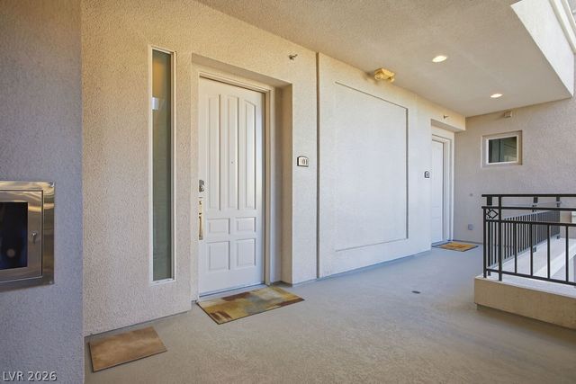 9224 Tesoras Drive 301, Las Vegas, NV 89144