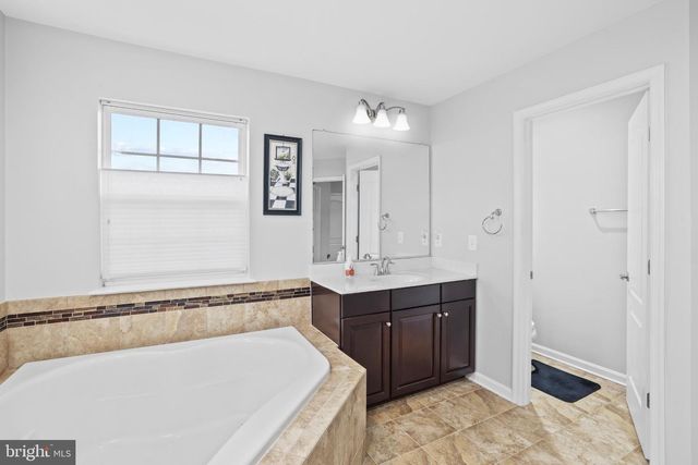 13426 EAGLES REST DR, Leesburg, VA 20176