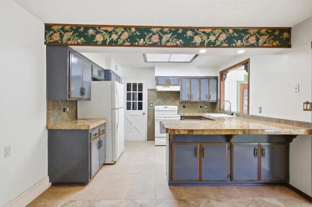 2807 S Grade Road, Alpine, CA 91901