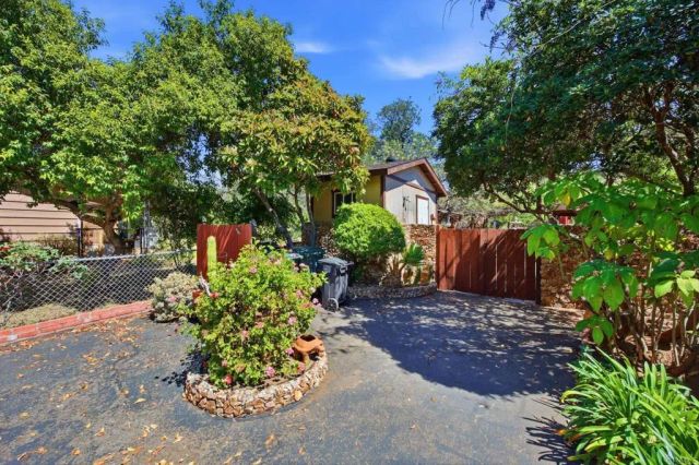 2807 S Grade Road, Alpine, CA 91901