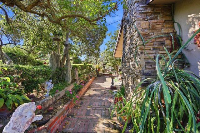 2807 S Grade Road, Alpine, CA 91901