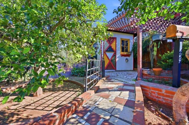 2807 S Grade Road, Alpine, CA 91901