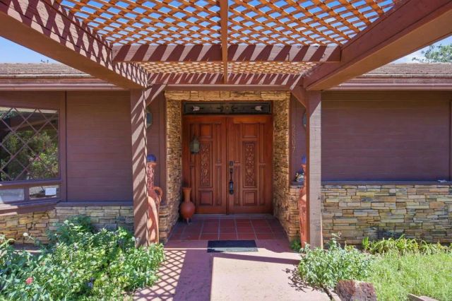 2807 S Grade Road, Alpine, CA 91901