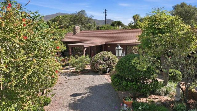 2807 S Grade Road, Alpine, CA 91901