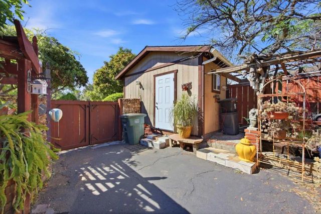 2807 S Grade Road, Alpine, CA 91901