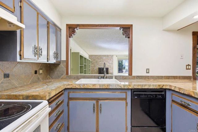 2807 S Grade Road, Alpine, CA 91901