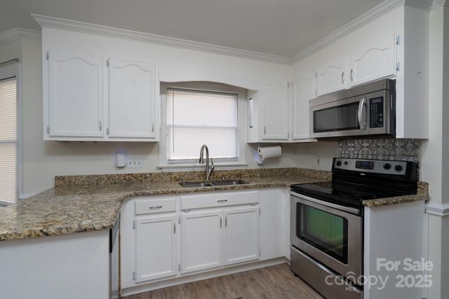 2407 Wildburne Court, Charlotte, NC 28262