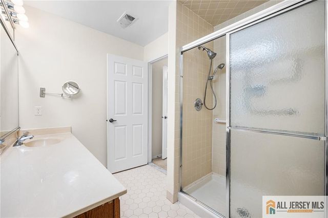 11 Rothwell Drive 11D, Monroe, NJ 08831