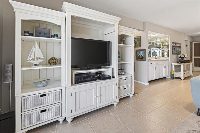 360 THREE LAKES LANE J, Venice, FL 34285