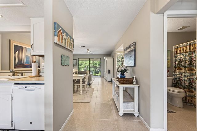 360 THREE LAKES LANE J, Venice, FL 34285