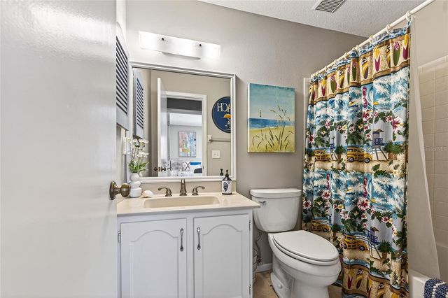 360 THREE LAKES LANE J, Venice, FL 34285